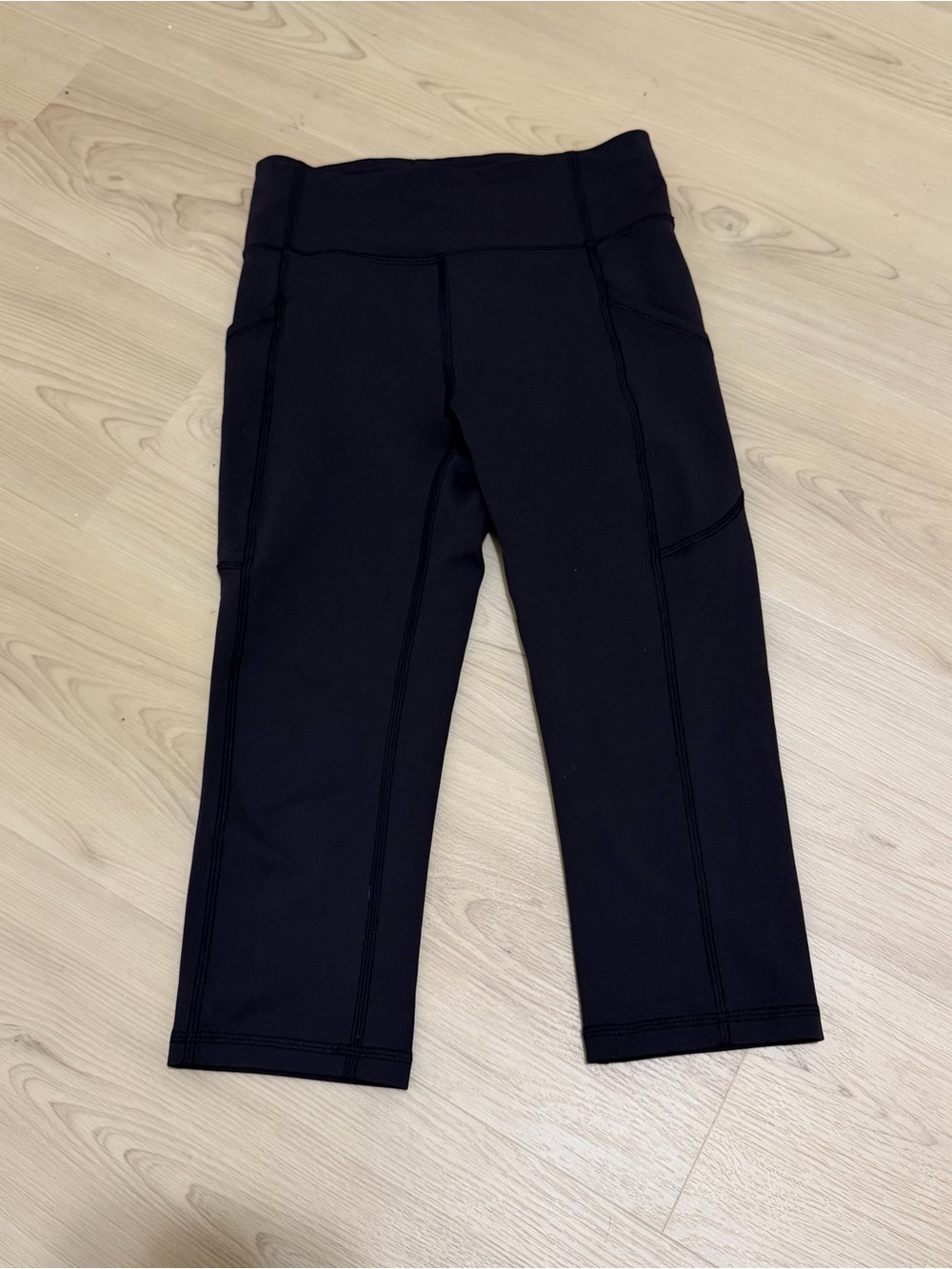Lululemon Black Capri Leggings - Picture 4 of 7